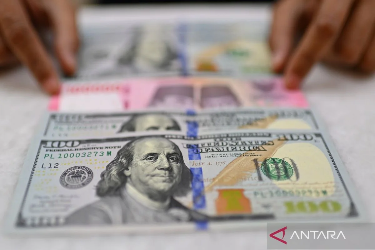 Rupiah Weakens on Prospects of Fed Rate Hike
