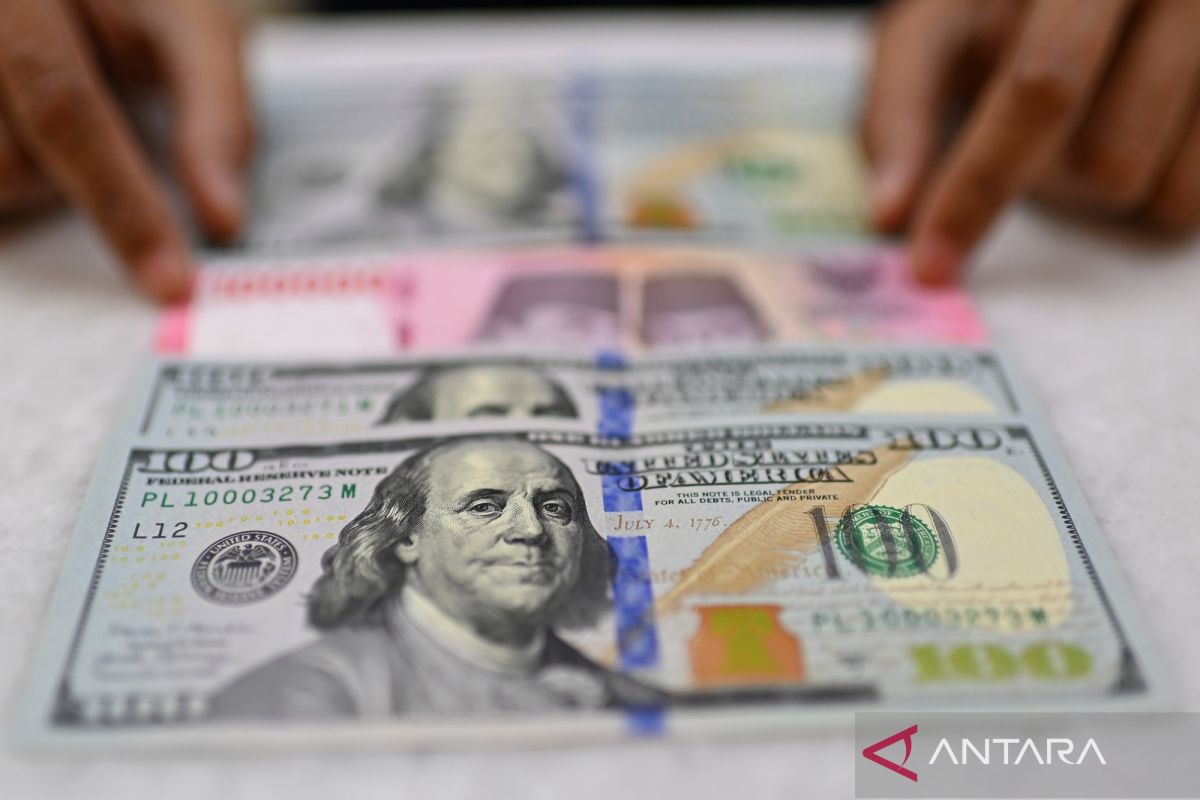 Rupiah Weakens on Prospects of Fed Rate Hike